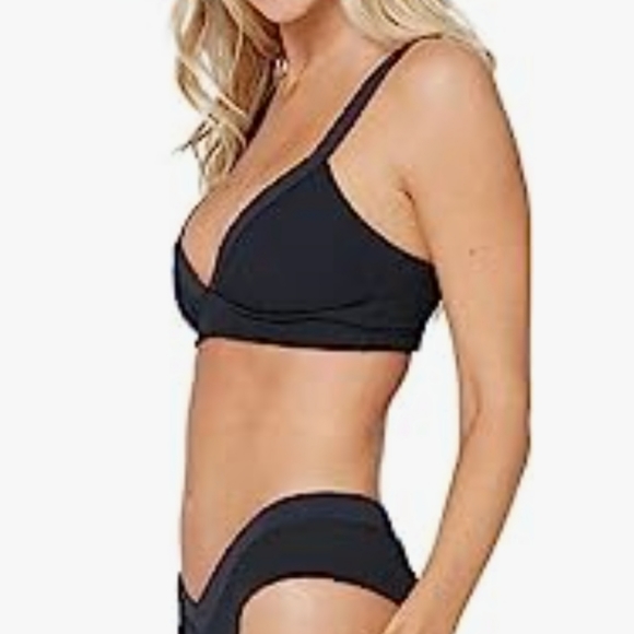 L Space Vera Bikini Top - Picture 3 of 10